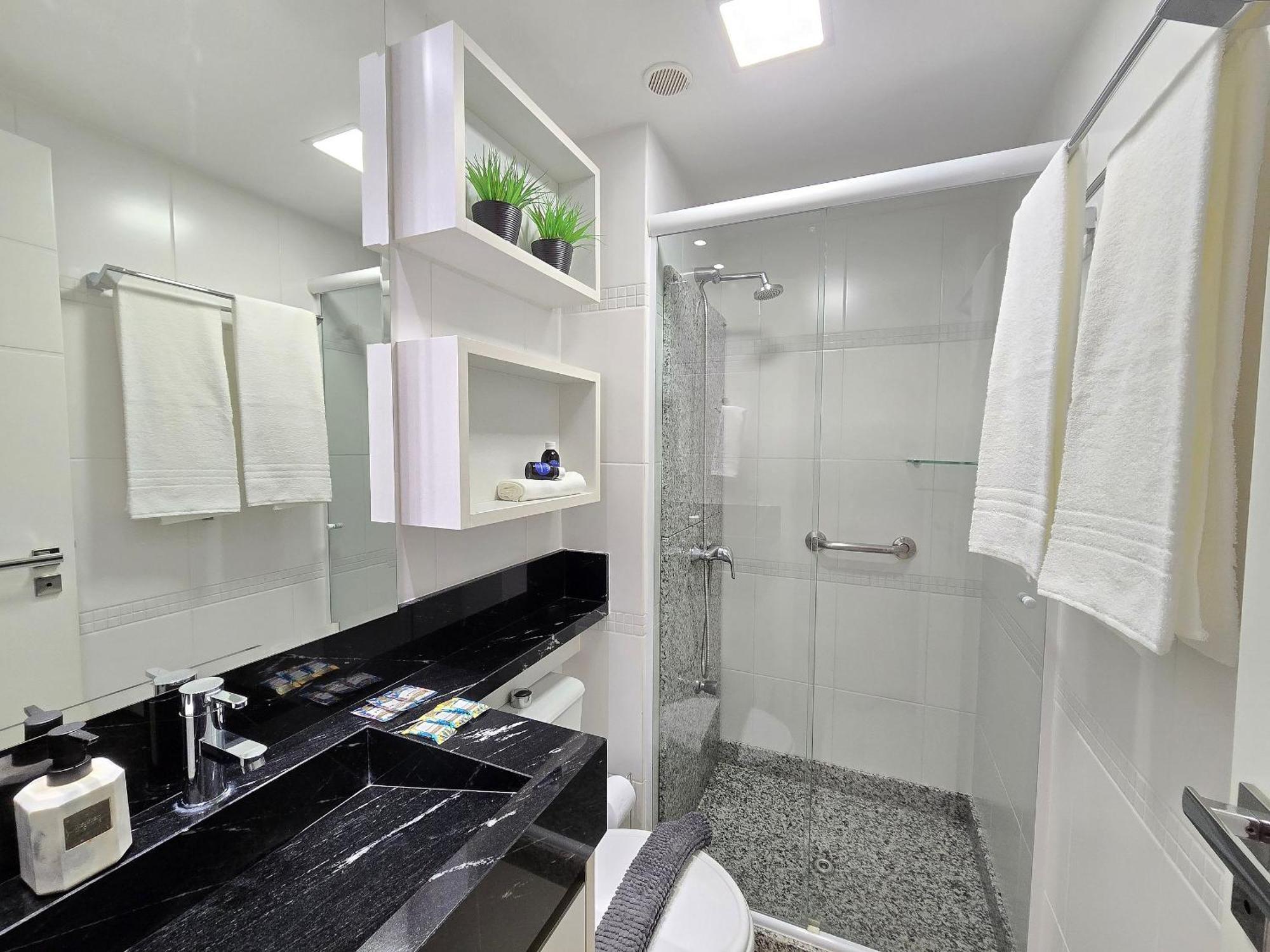 Ed. Costa Sul - Centro Bc/piscina/jacuzzi/garagem Apartment