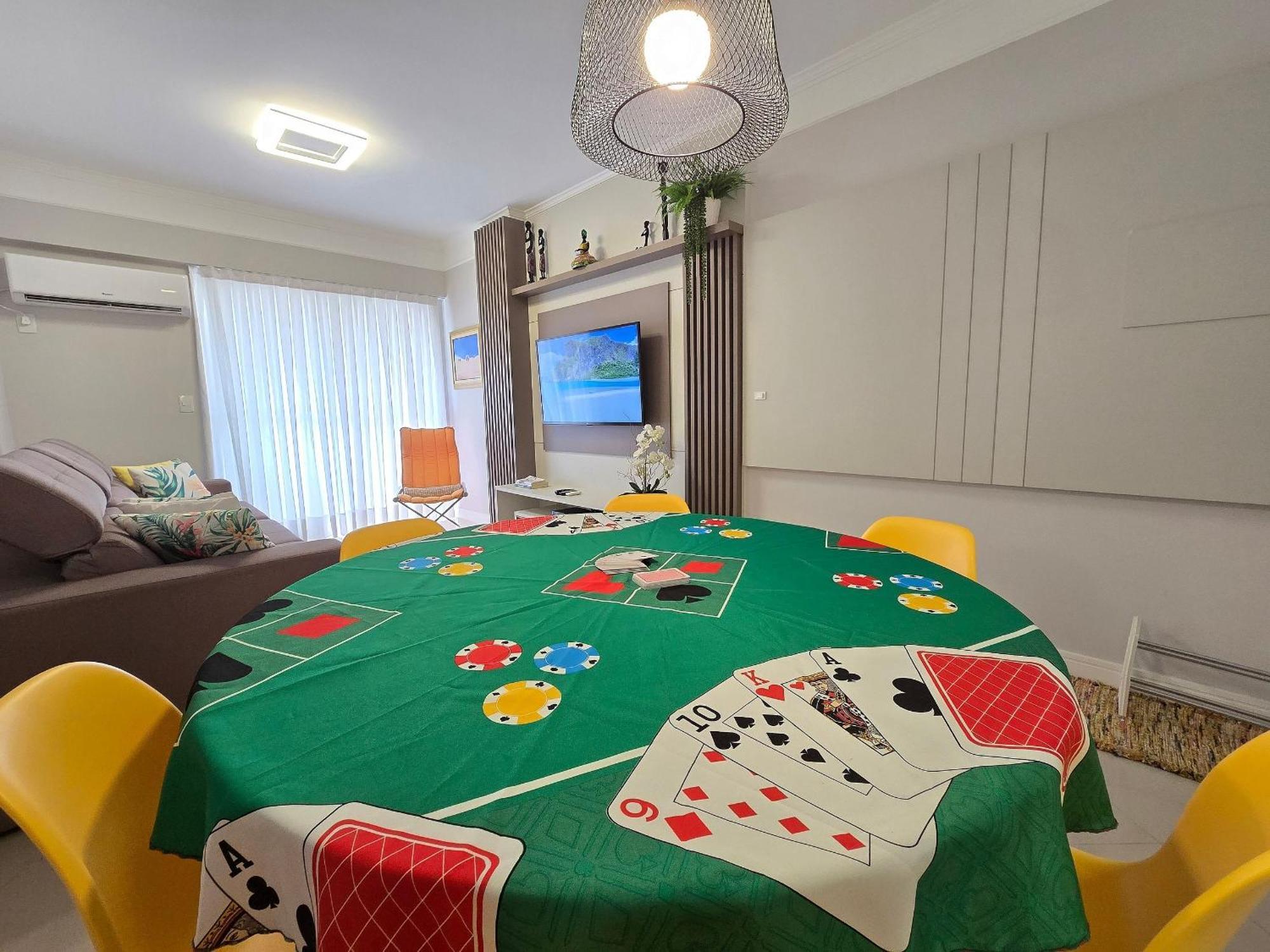 Ed. Costa Sul - Centro Bc/piscina/jacuzzi/garagem * Balneario Camboriu