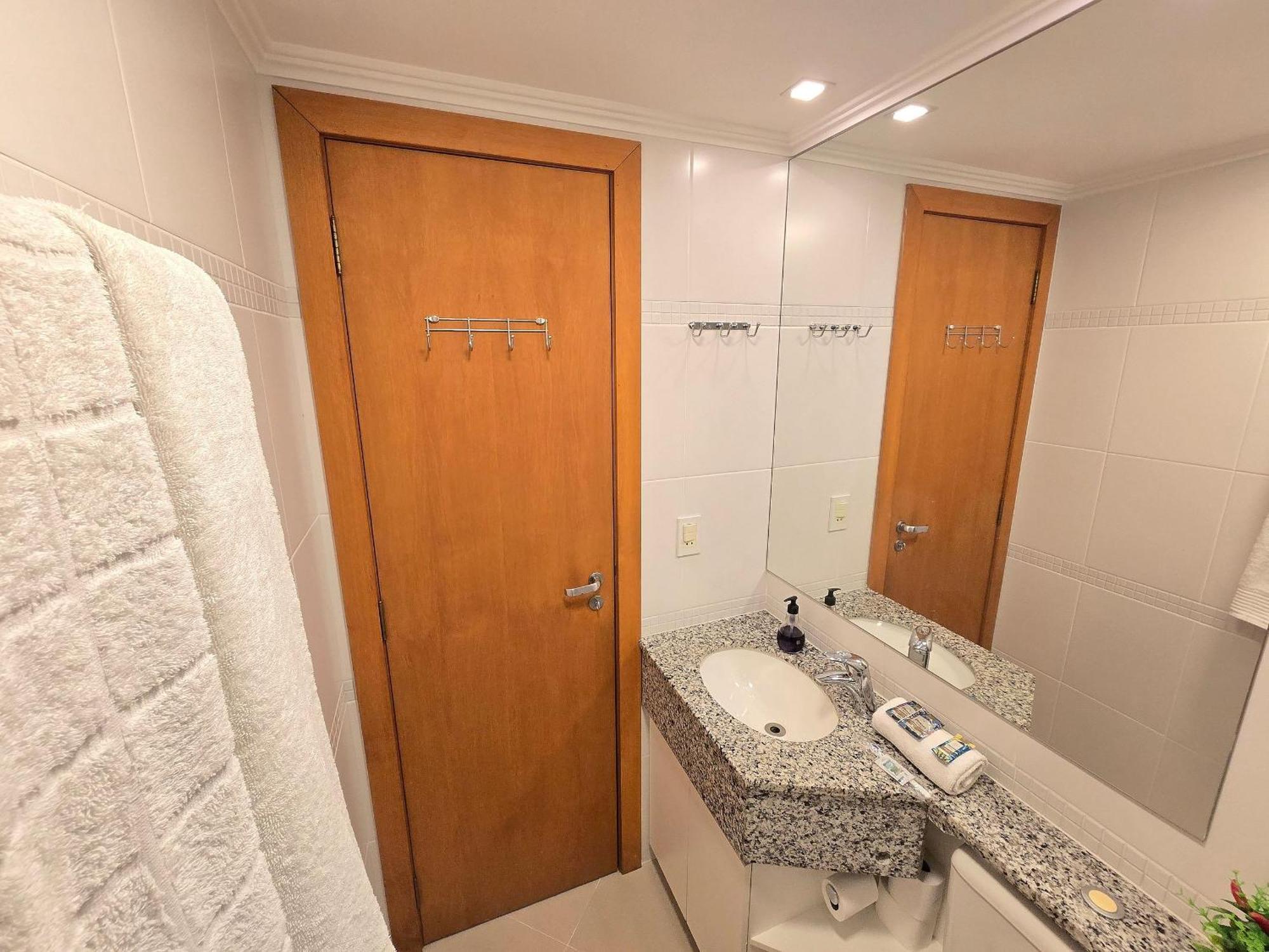 Ed. Costa Sul - Centro Bc/piscina/jacuzzi/garagem Apartment *